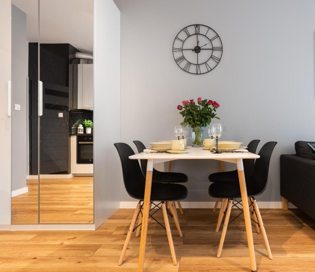Novum Apartment With Parking Cracovia Exterior foto